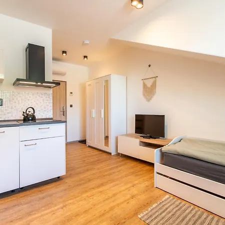 Restaurace Praha 호텔 *