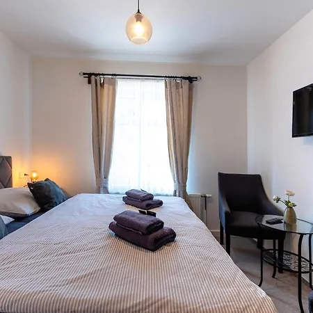 Restaurace Praha 호텔