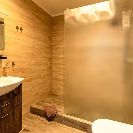 Restaurace Praha 호텔 *