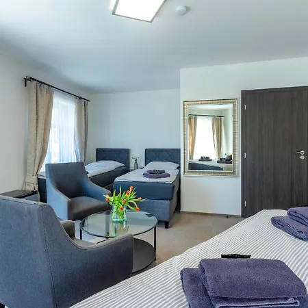 Restaurace Praha Отель *