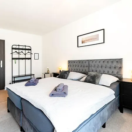 Restaurace Praha Отель *