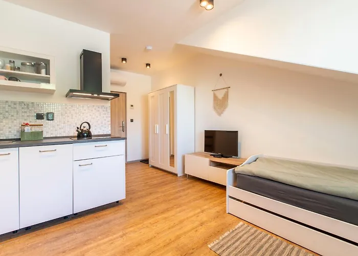 Restaurace Praha 호텔 *